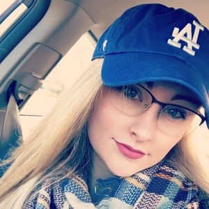 Meet your Posher, Amanda